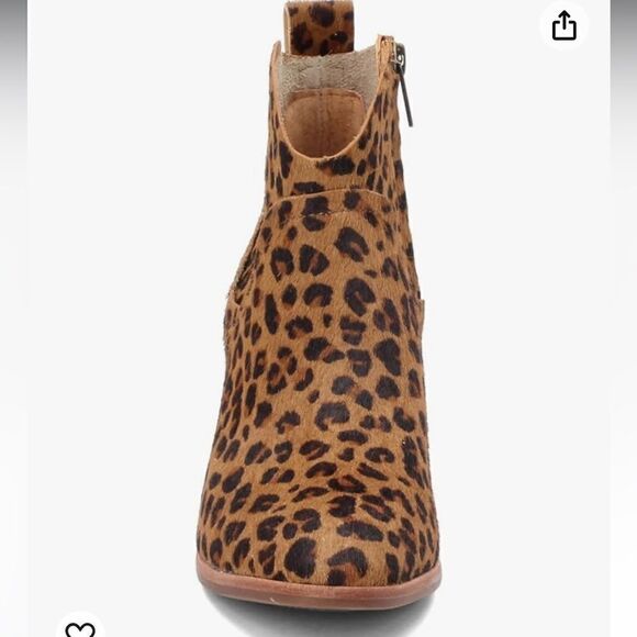 UGG Kingsburg Western Side Zip Wood Block Heel Ankle Boot in Leopard, Size NWOB - Picture 3 of 10